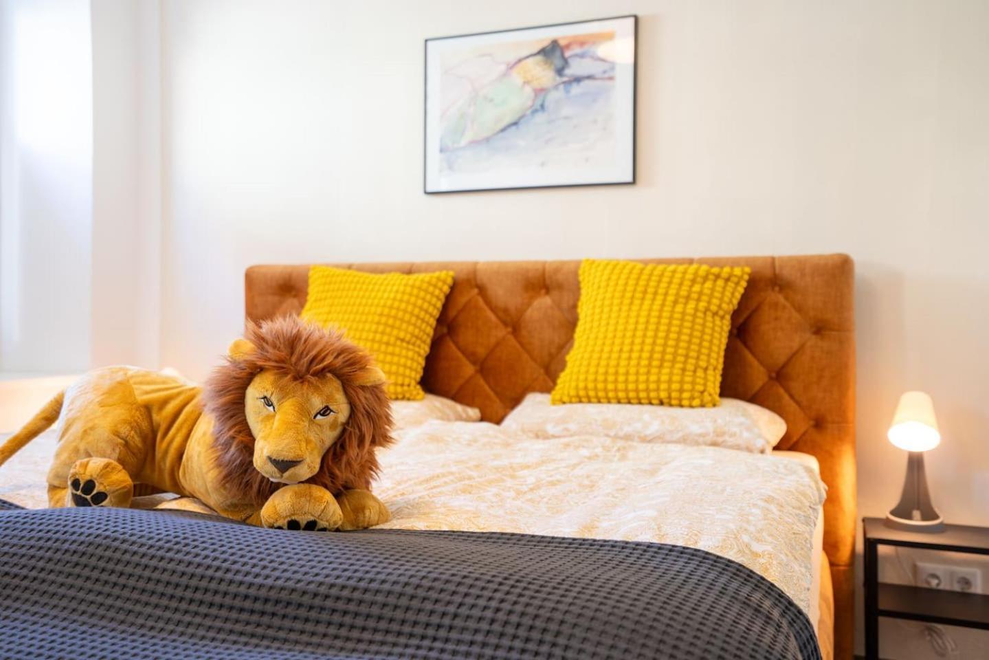Nice2Be Lions Love - Augsburg Zentrum Extérieur photo